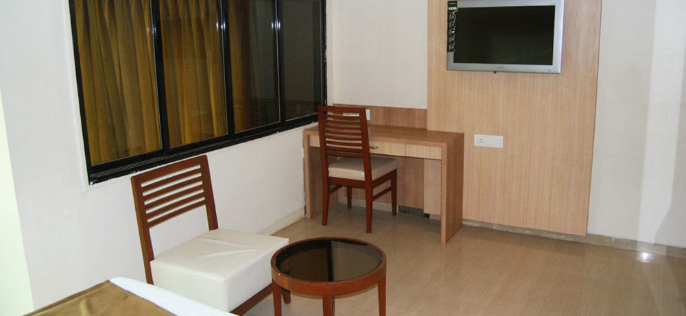 Oyo 2026 Hotel Aishwarya Residency Navi Mumbai Exterior photo