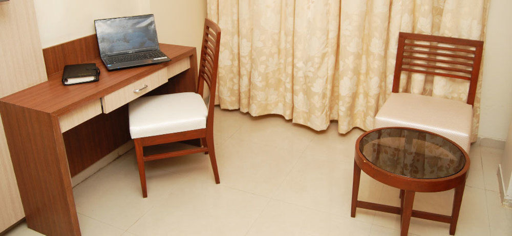 Oyo 2026 Hotel Aishwarya Residency Navi Mumbai Exterior photo