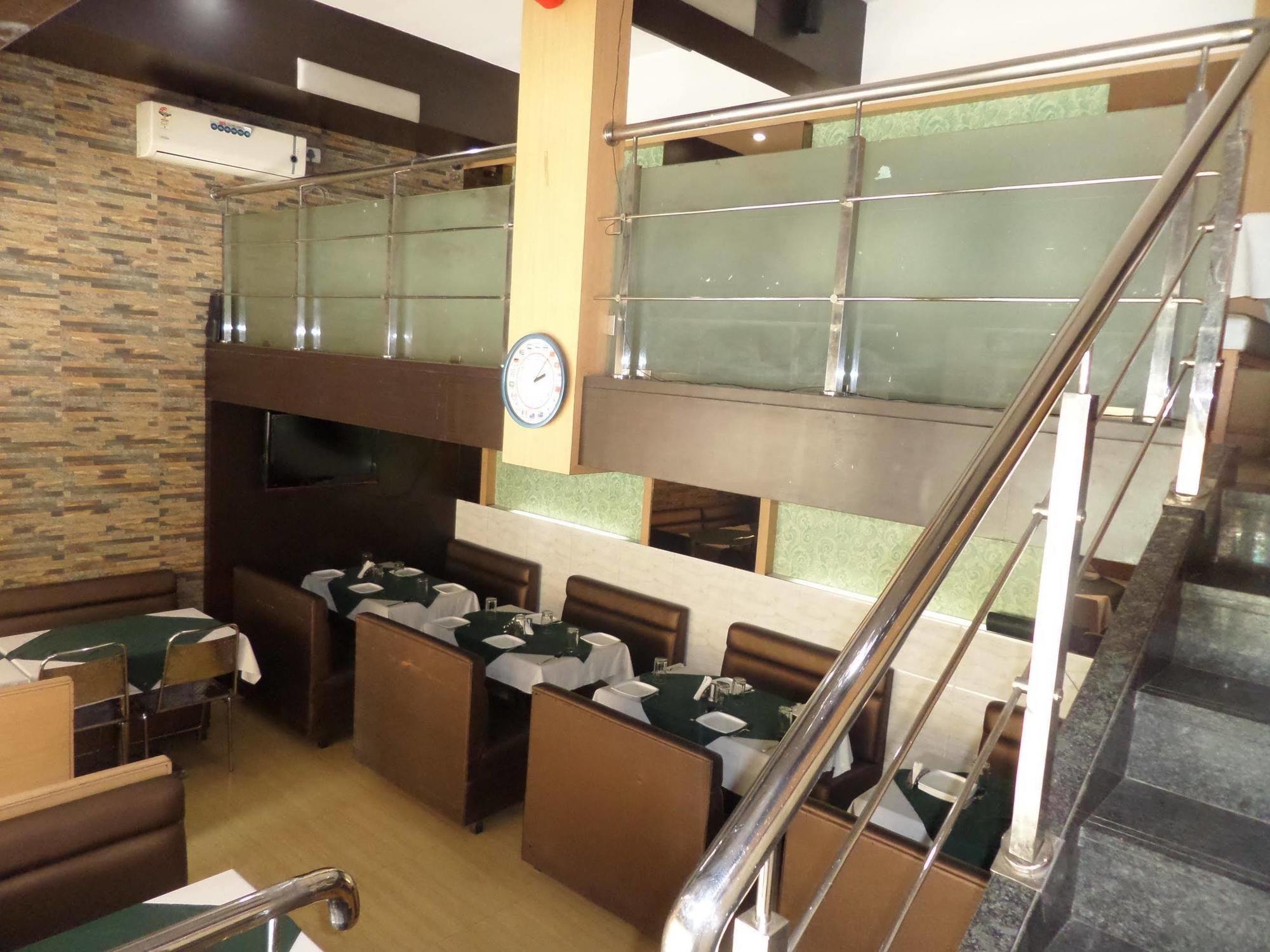Oyo 2026 Hotel Aishwarya Residency Navi Mumbai Exterior photo